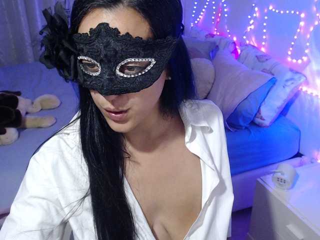 Auri5hot live cam on BongaCams