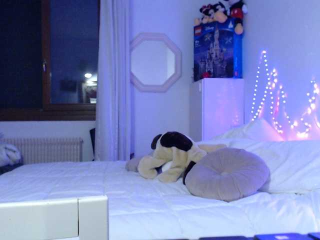 Auri5hot live cam on BongaCams