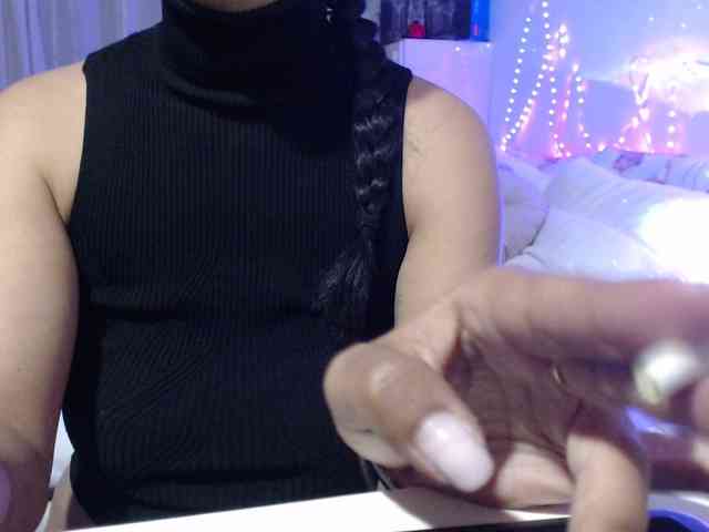 Modella: Auri5hot