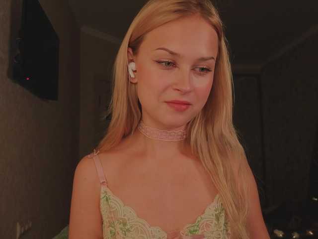 Meeeeow live cam on BongaCams