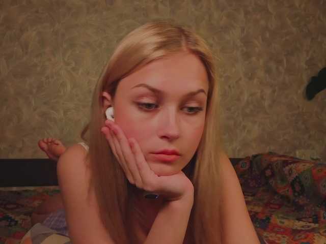 Meeeeow live cam on BongaCams