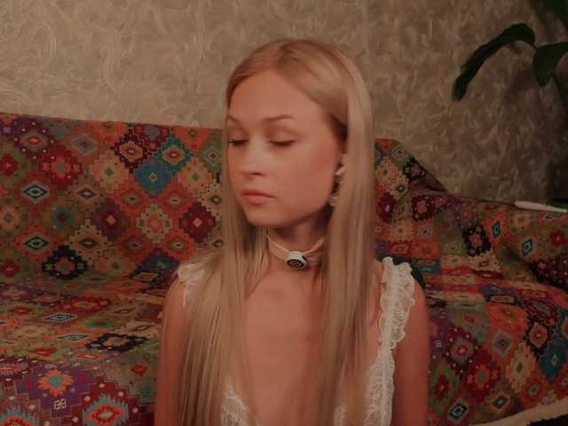 Meeeeow live cam on BongaCams