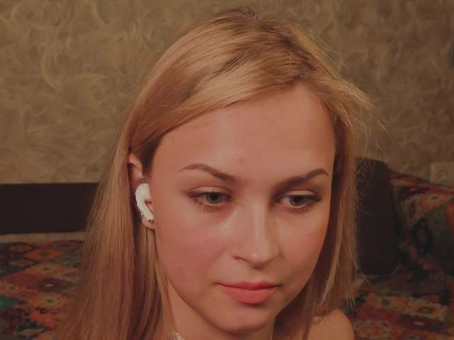 Meeeeow live cam on BongaCams