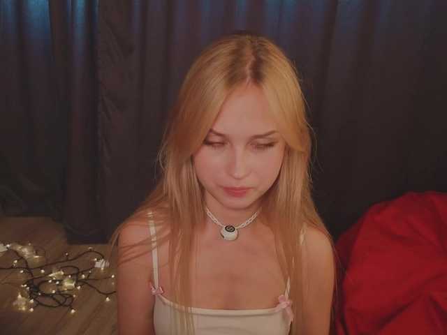 Meeeeow live cam on BongaCams