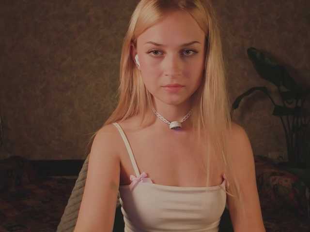 Meeeeow live cam on BongaCams