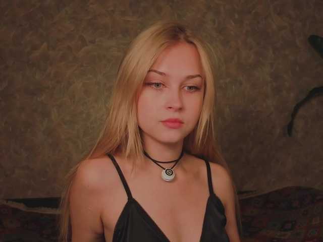 Meeeeow live cam on BongaCams
