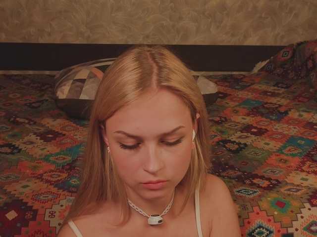 Meeeeow live cam on BongaCams