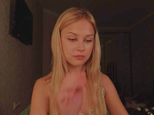 Meeeeow live cam on BongaCams