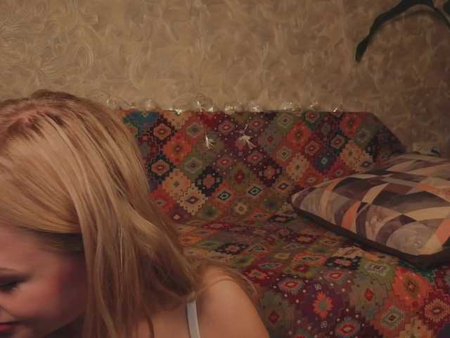 Meeeeow live cam on BongaCams