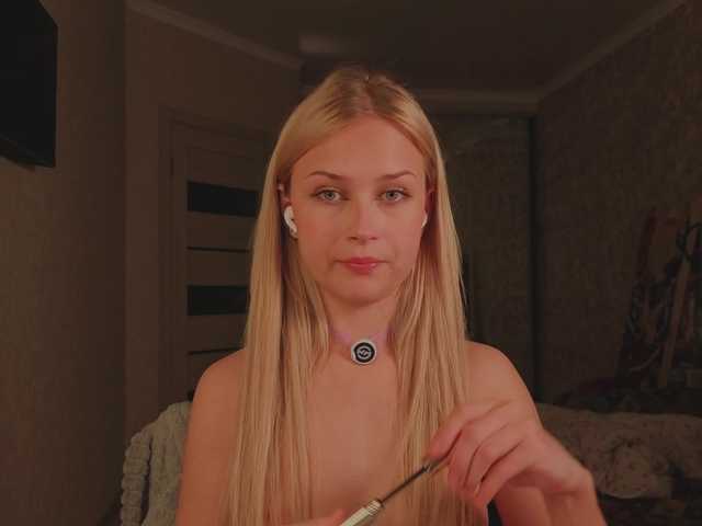 Meeeeow live cam on BongaCams