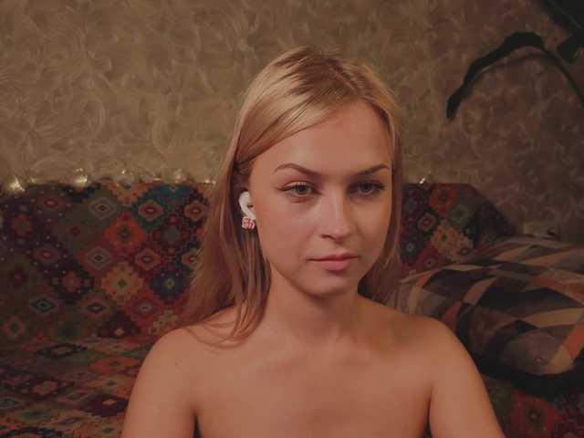 Meeeeow live cam on BongaCams