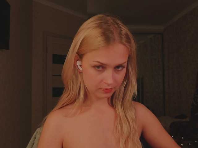 Meeeeow live cam on BongaCams