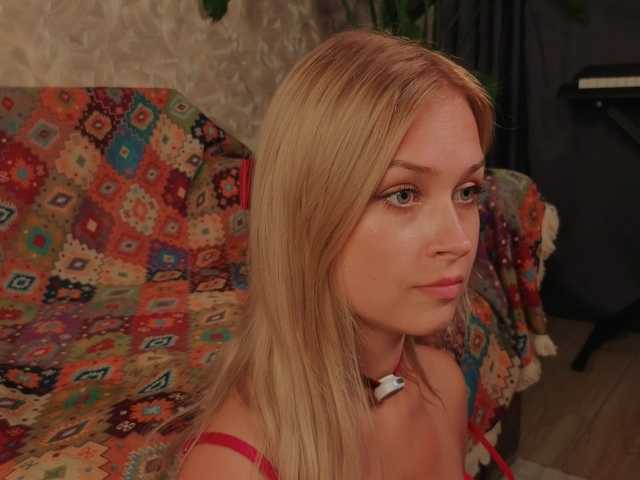 Meeeeow live cam on BongaCams