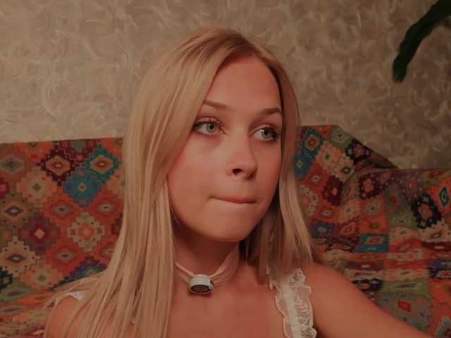 Meeeeow live cam on BongaCams