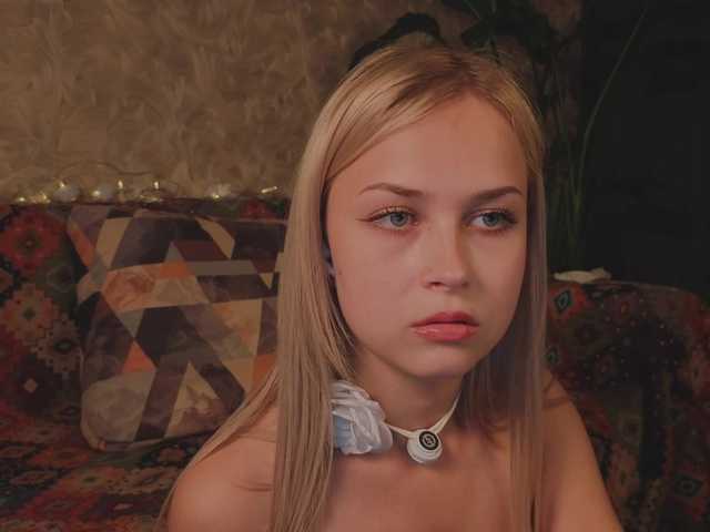 Meeeeow live cam on BongaCams