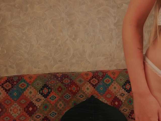 Meeeeow live cam on BongaCams