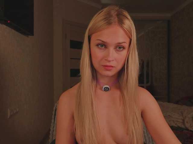 Meeeeow live cam on BongaCams