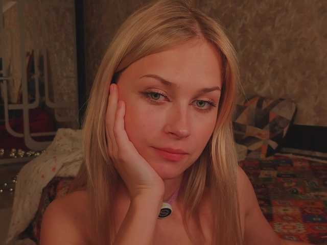 Meeeeow live cam on BongaCams