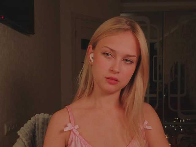 Meeeeow live cam on BongaCams