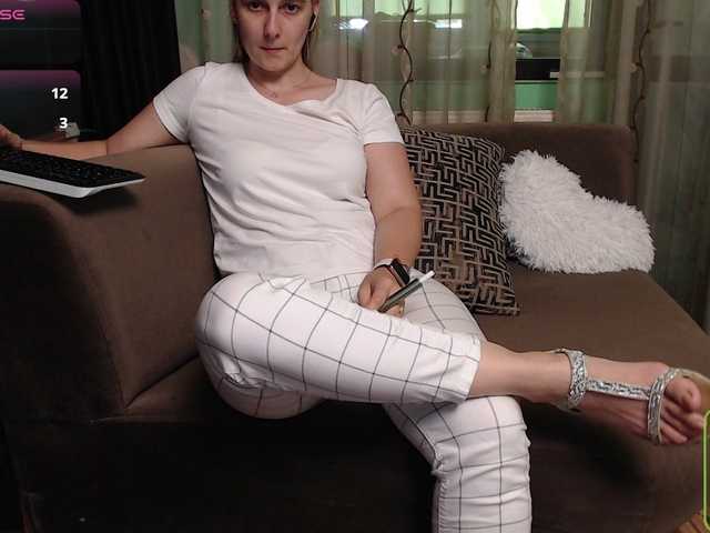 missbella95 live cam on BongaCams