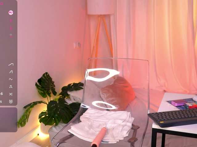 SexyBlondeDoll's BongaCams show and profile