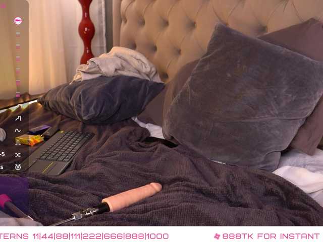 SexyBlondeDoll live cam on BongaCams