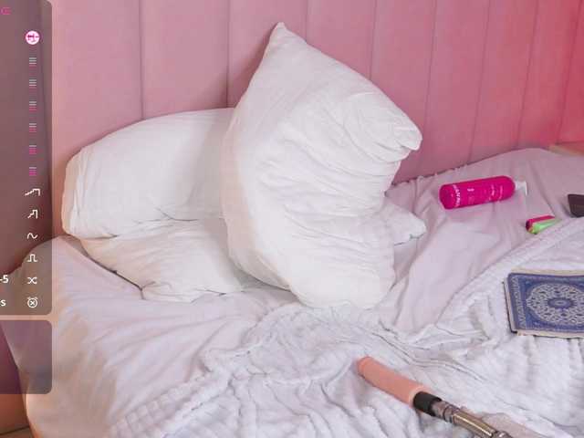 SexyBlondeDoll live cam on BongaCams