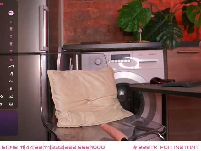 SexyBlondeDoll live cam on BongaCams