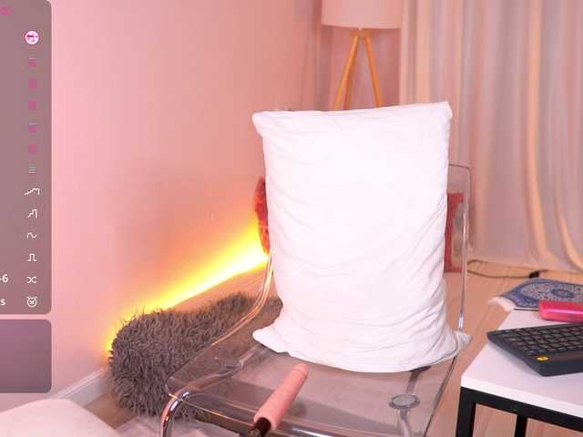 SexyBlondeDoll's BongaCams show and profile