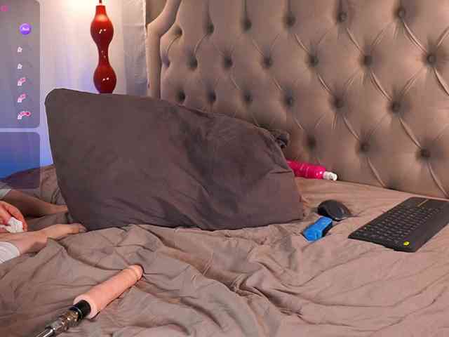 SexyBlondeDoll webcam
