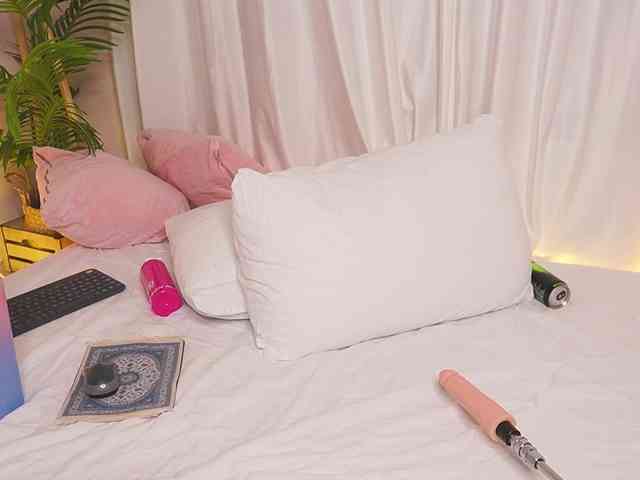 SexyBlondeDoll webcam