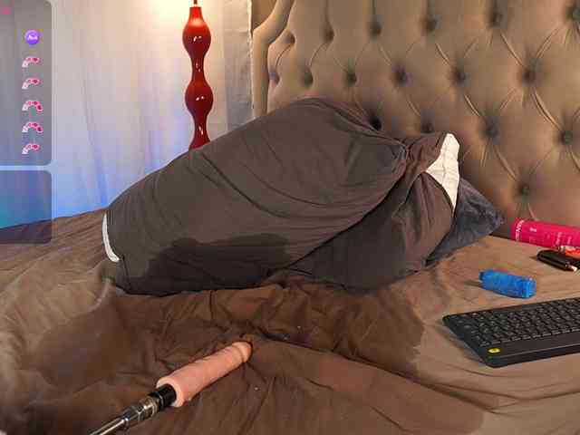 SexyBlondeDoll webcam