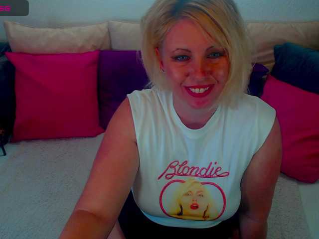 Alexin-McQueen's BongaCams show and profile