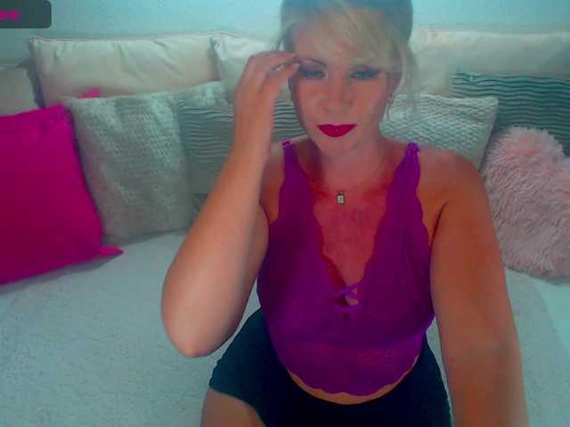 Alexin-McQueen live cam on BongaCams