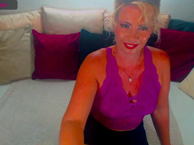 Alexin-McQueen live cam on BongaCams