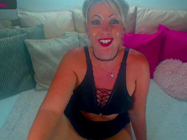 Alexin-McQueen live cam on BongaCams