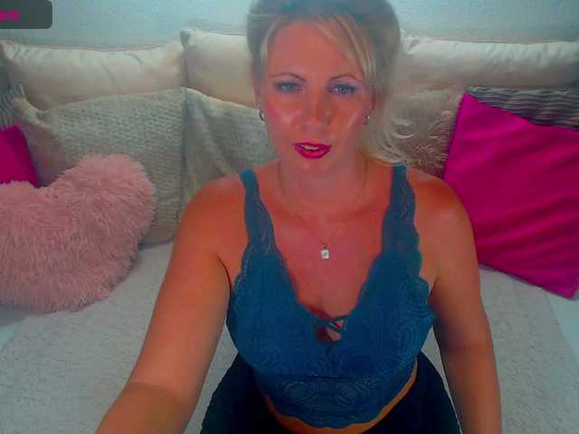 Alexin-McQueen live cam on BongaCams