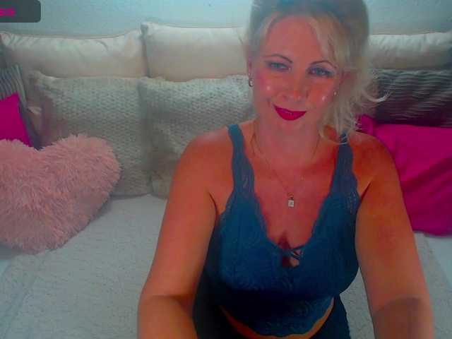 Alexin-McQueen live cam on BongaCams