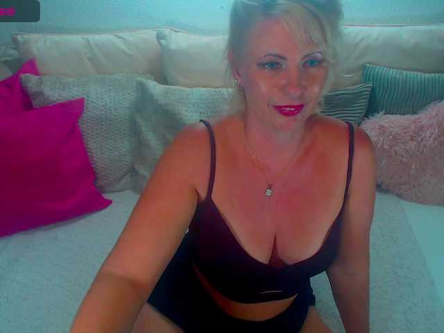 Alexin-McQueen live cam on BongaCams