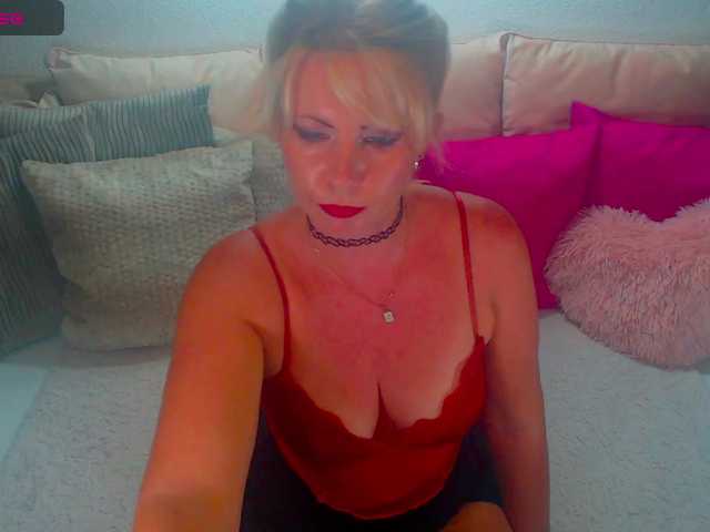 Alexin-McQueen live webcam show