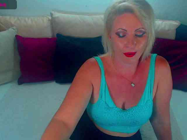 Alexin-McQueen Live Webcam on BongaCams