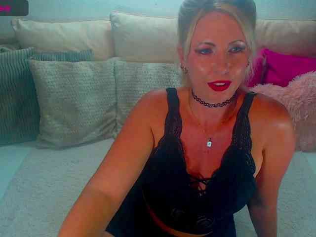 Alexin-McQueen Live Webcam on BongaCams