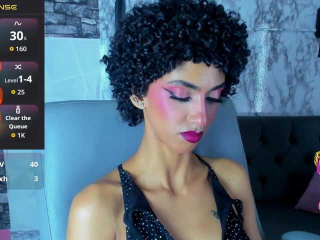 queencuarxxo live webcam show