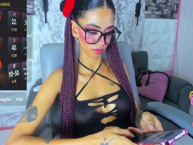 queencuarxxo, en directo ahora en BongaCams