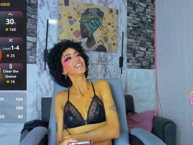 queencuarxxo live cam on BongaCams