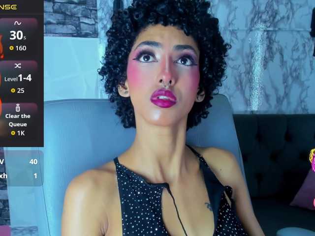 queencuarxxo live webcam show