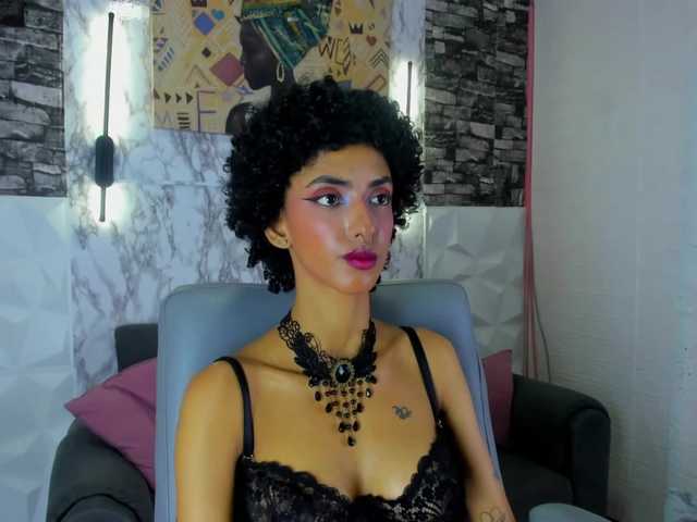 queencuarxxo live cam on BongaCams