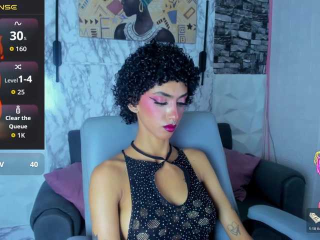 queencuarxxo live webcam show