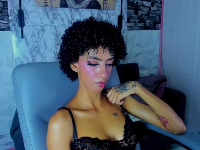 queencuarxxo live cam on BongaCams
