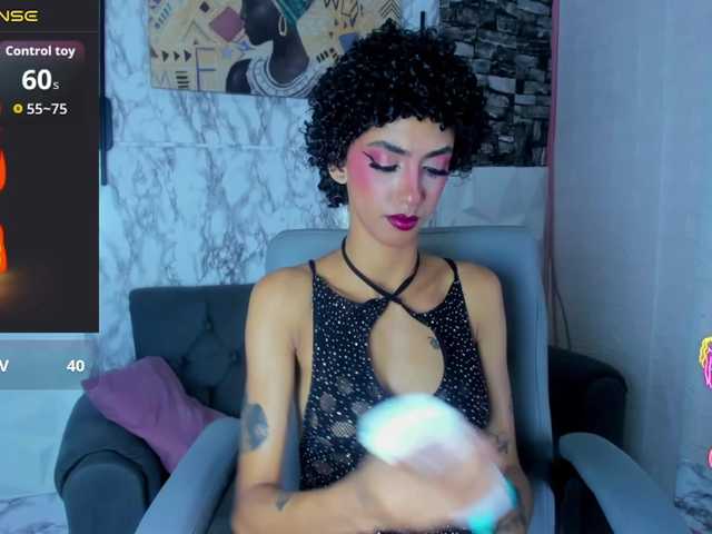 queencuarxxo live webcam show